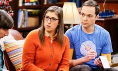 Mayim Bialik and Jim Parsons on the set of "The Big Bang Theory." 