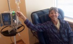 Judy Perkins receiving an infusion of tumor-infiltrating lymphocytes as part of her cancer treatment.